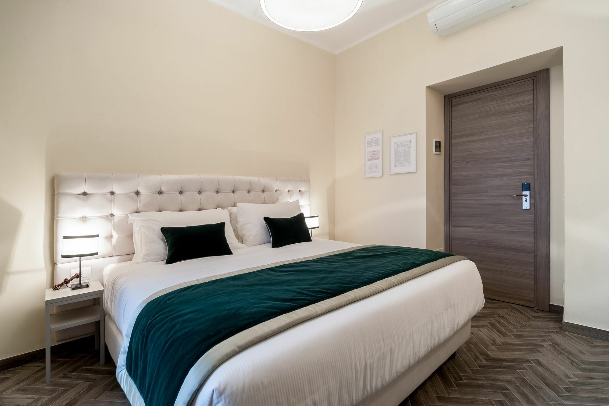 Foro Romano Luxury Suites Exterior photo
