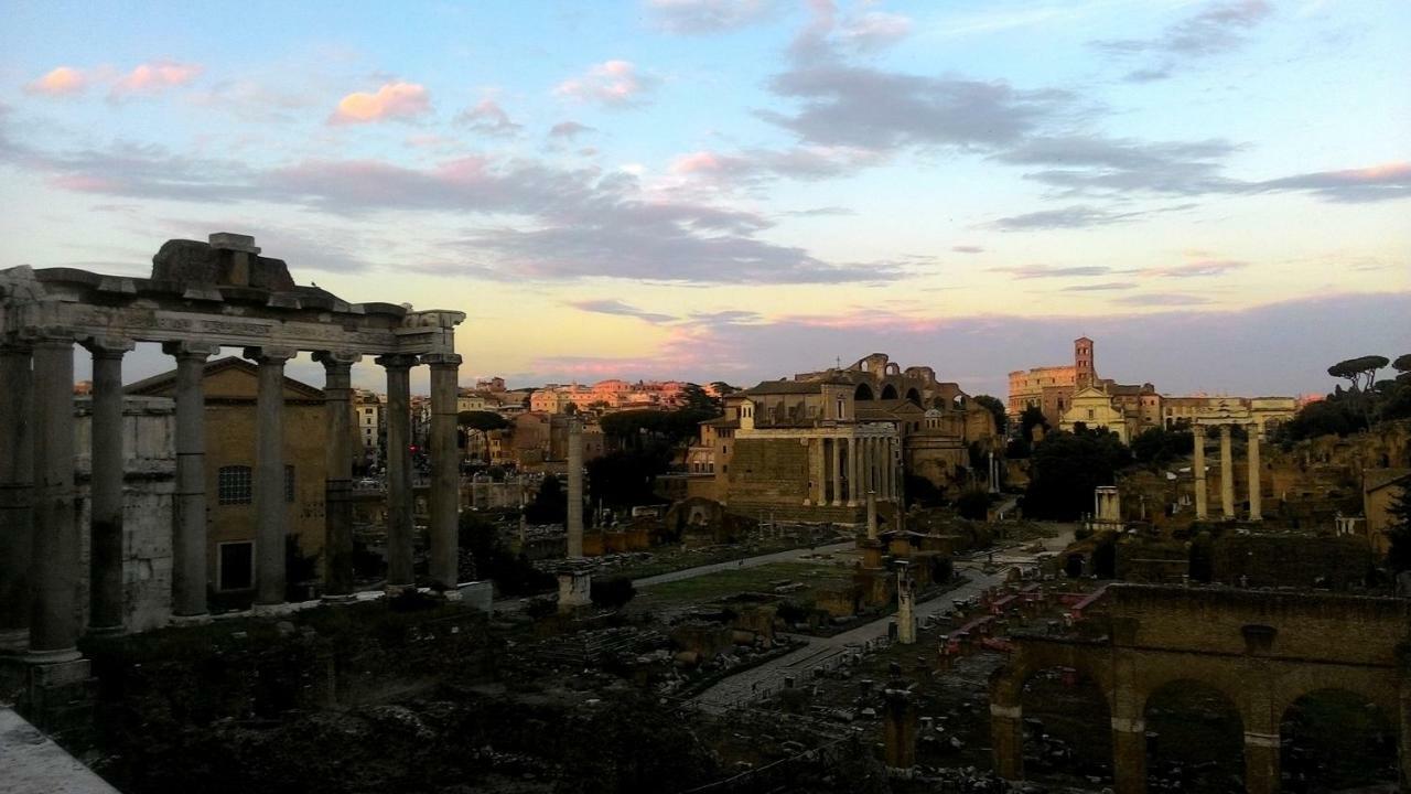 Foro Romano Luxury Suites Exterior photo
